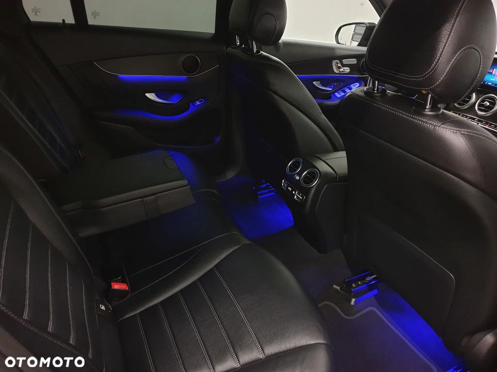 Mercedes-Benz GLC 300 d 4Matic 9G-TRONIC AMG Line Plus - 30