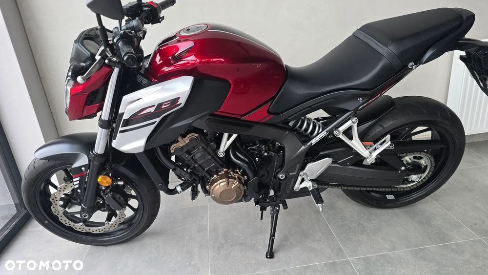 Honda CB - 16