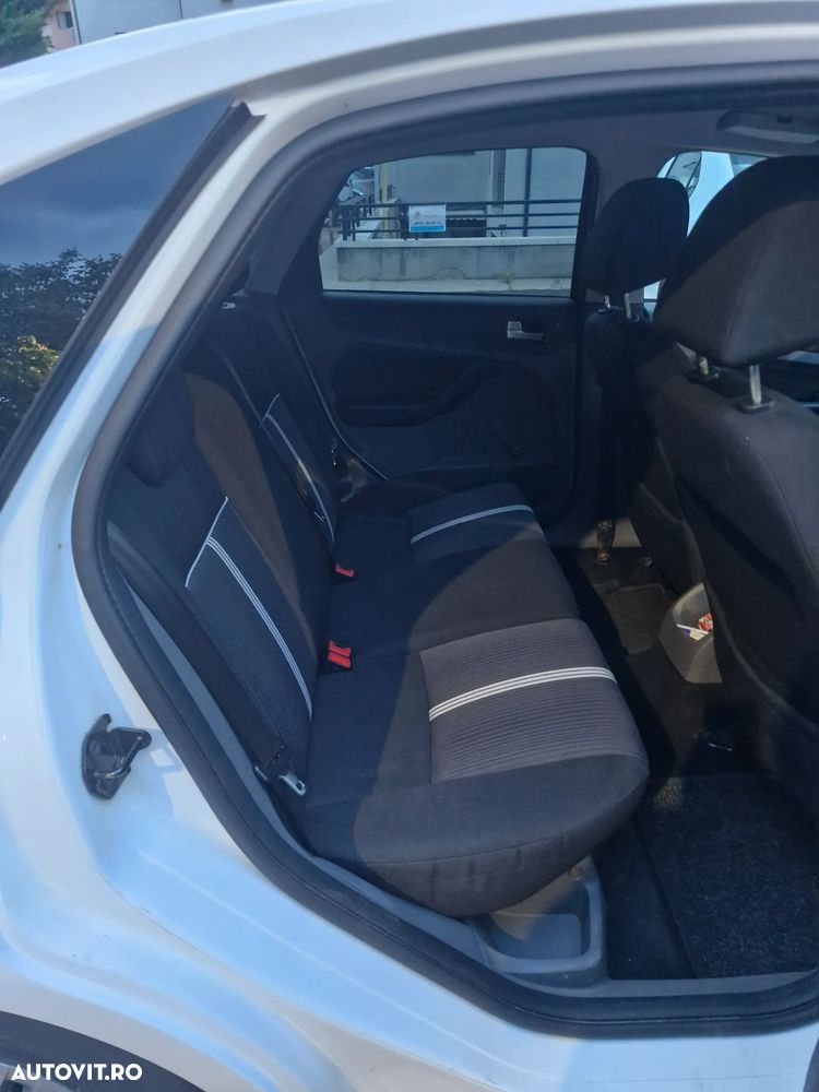 Ford Focus 1.6 Titanium - 6