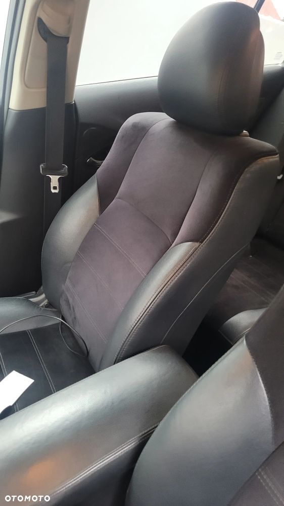 Toyota Avensis 2.0 D-4D Executive - 11