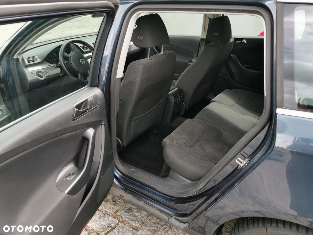 Volkswagen Passat - 15