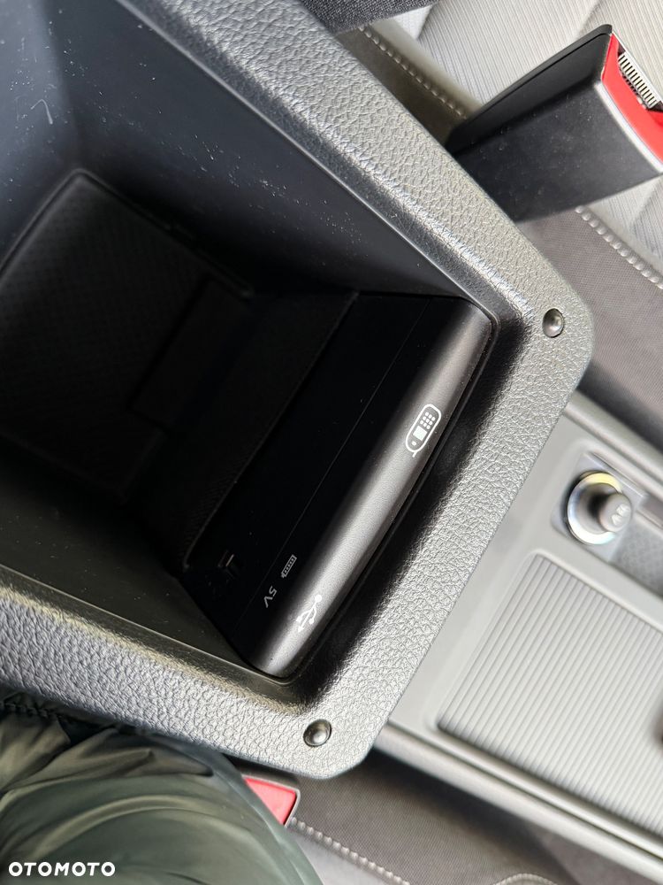 Volkswagen Golf 2.0 TDI (BlueMotion Technology) DSG Highline - 39