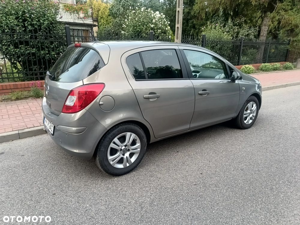 Opel Corsa 1.4 16V 150 Jahre - 7