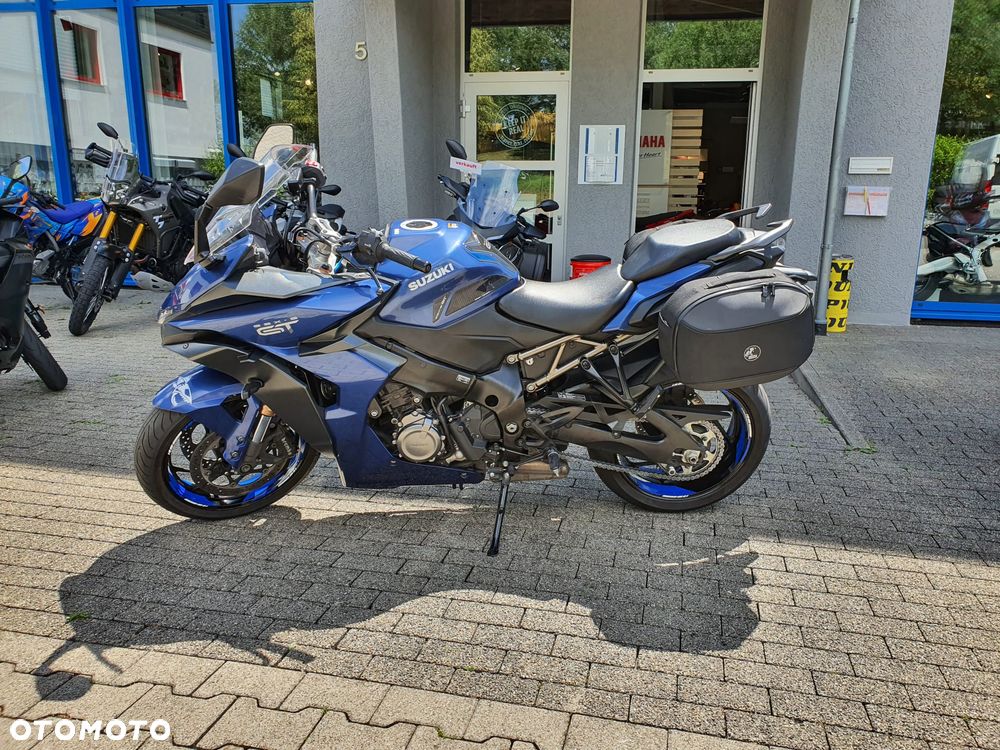 Suzuki GSX - 2