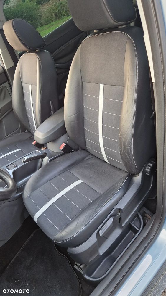Ford Kuga 2.0 TDCi 4x4 Titanium - 16