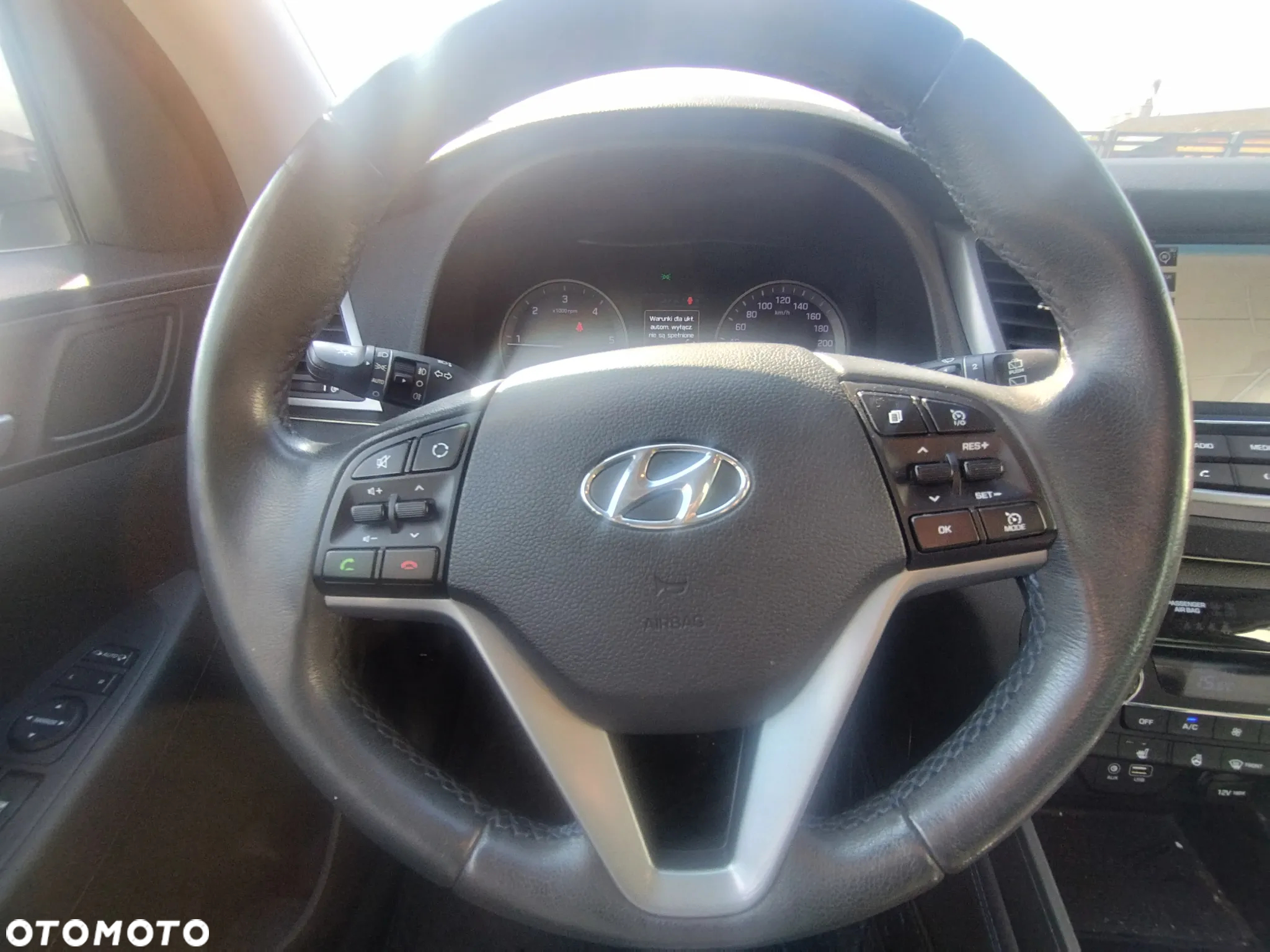 Hyundai Tucson 2.0 CRDI BlueDrive Style 2WD - 12