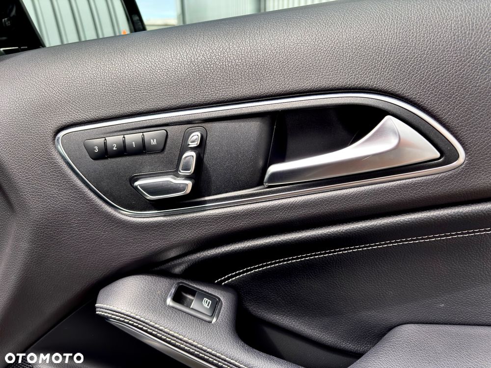 Mercedes-Benz GLA 250 7G-DCT AMG Line - 26