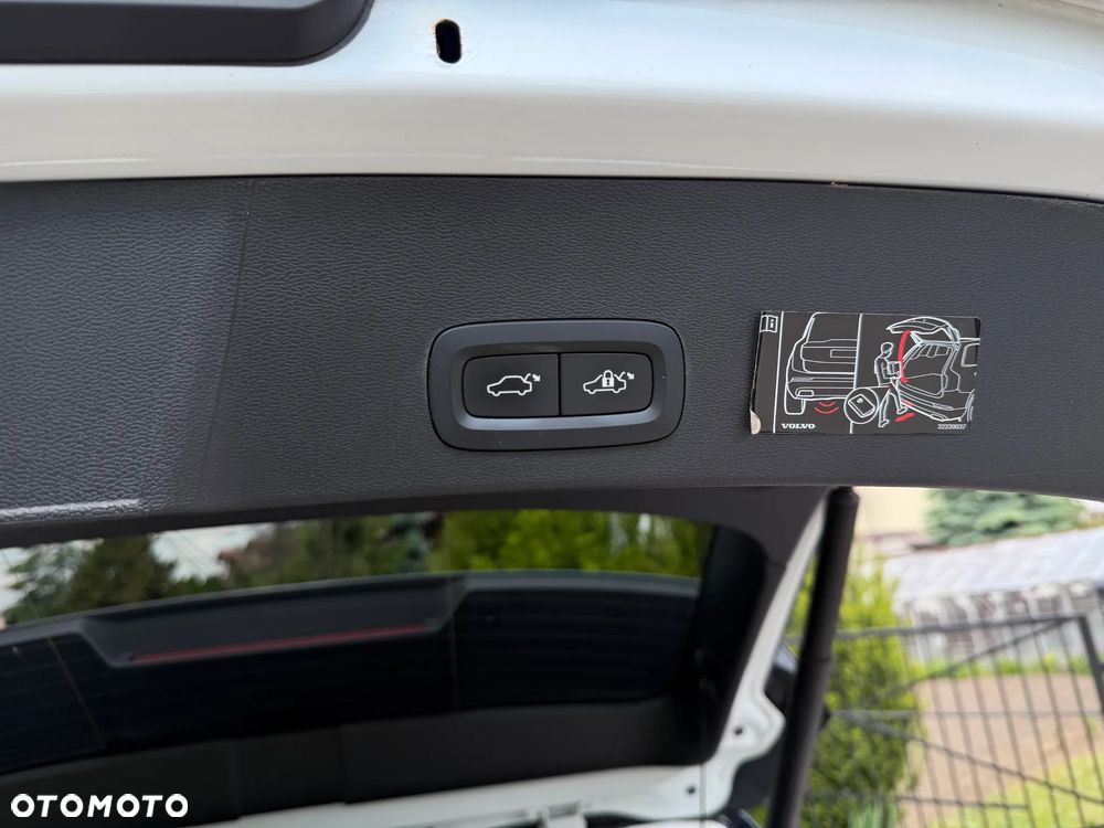 Volvo XC 40 T5 AWD R-Design - 37