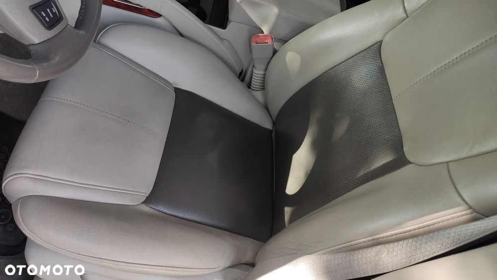 Jeep Commander 5.7 V8 HEMI Automatik Limited - 12