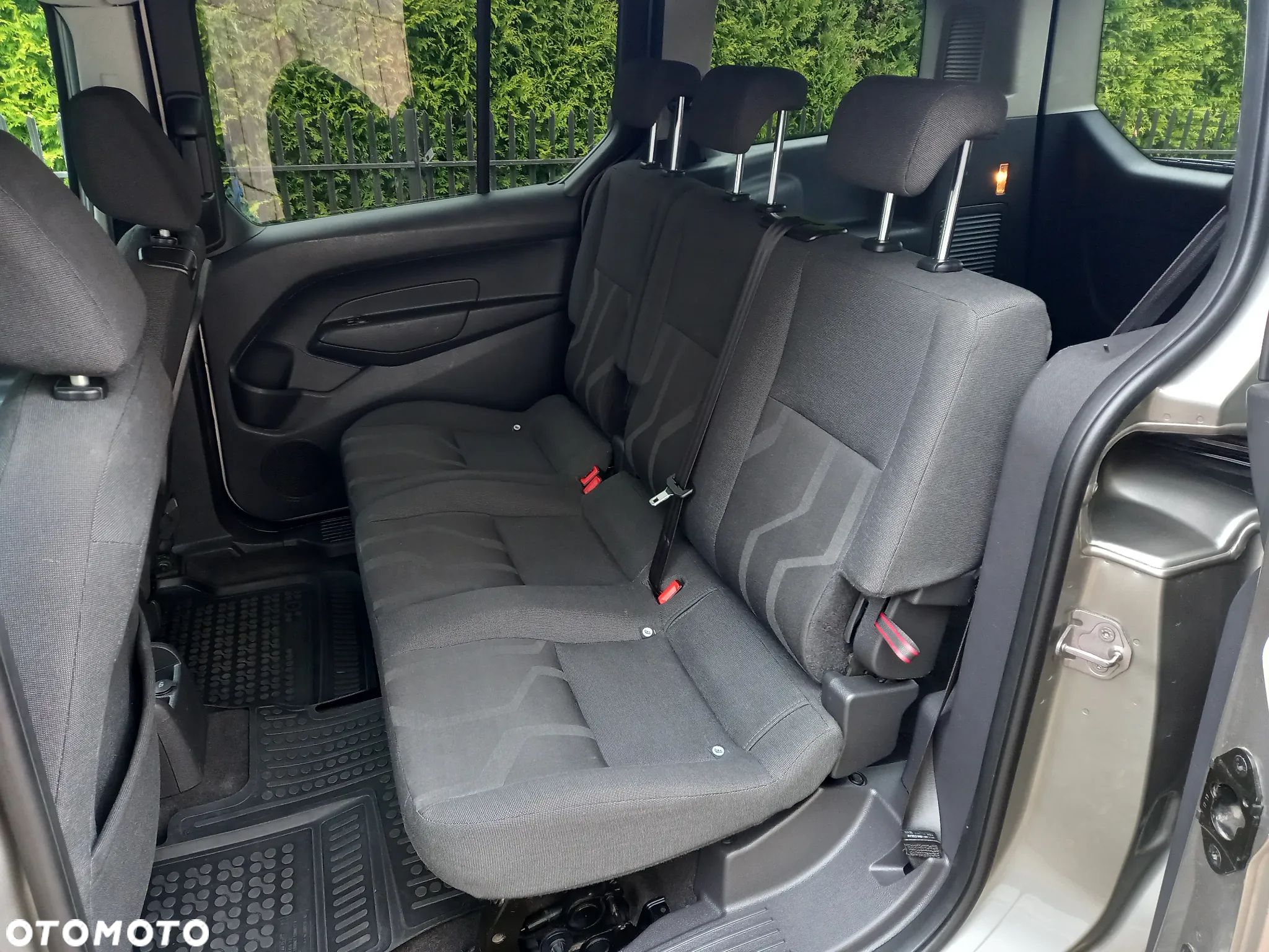Ford Tourneo Connect Grand - 18