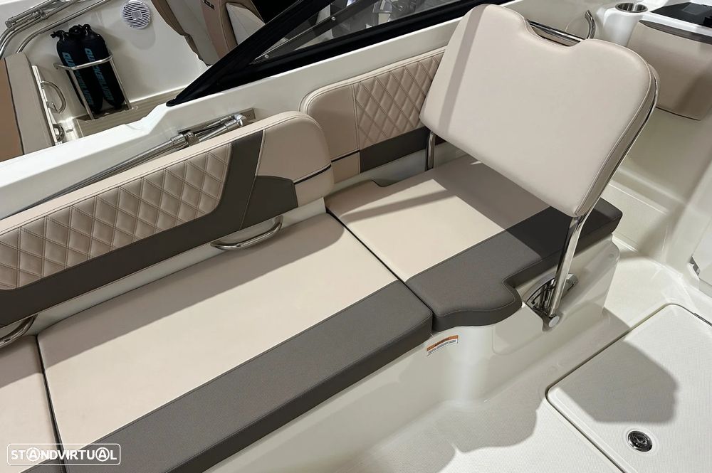 Bayliner VR6 OB Cuddy - 12