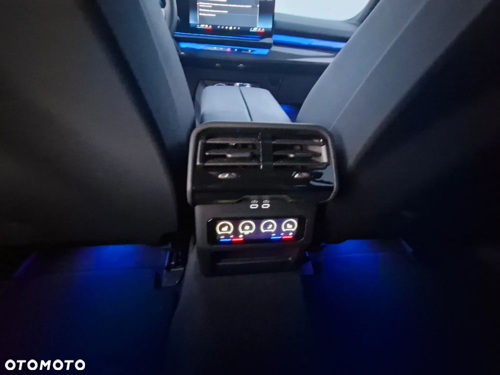 BMW Seria 5 530e xDrive - 34