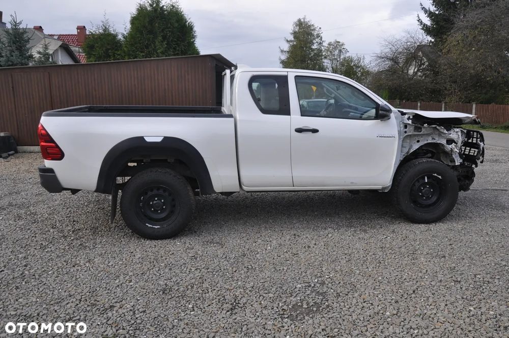 Toyota Hilux 2.4 D-4D Extra Cab DLX 4x4 - 9
