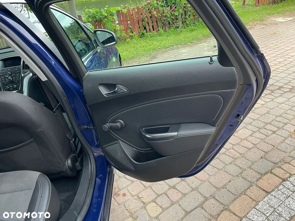 Opel Astra 2.0 CDTI Cosmo - 23