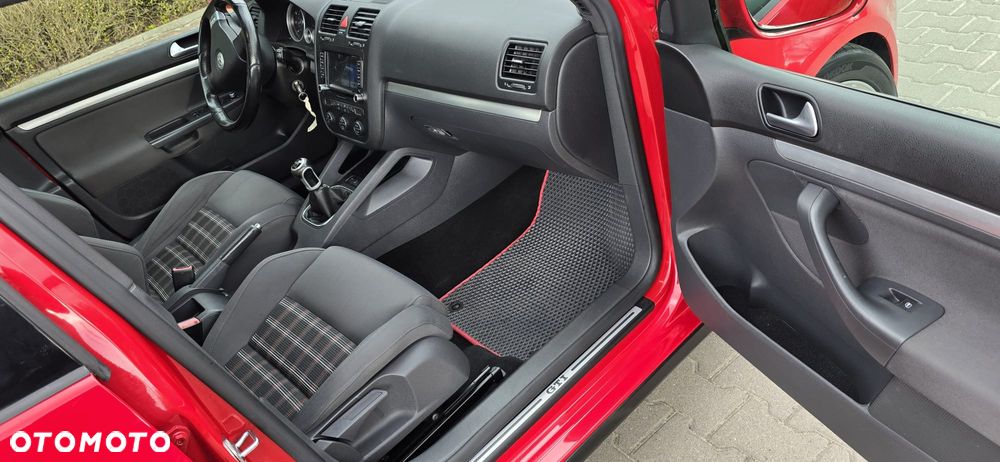 Volkswagen Golf 2.0 GTI - 11