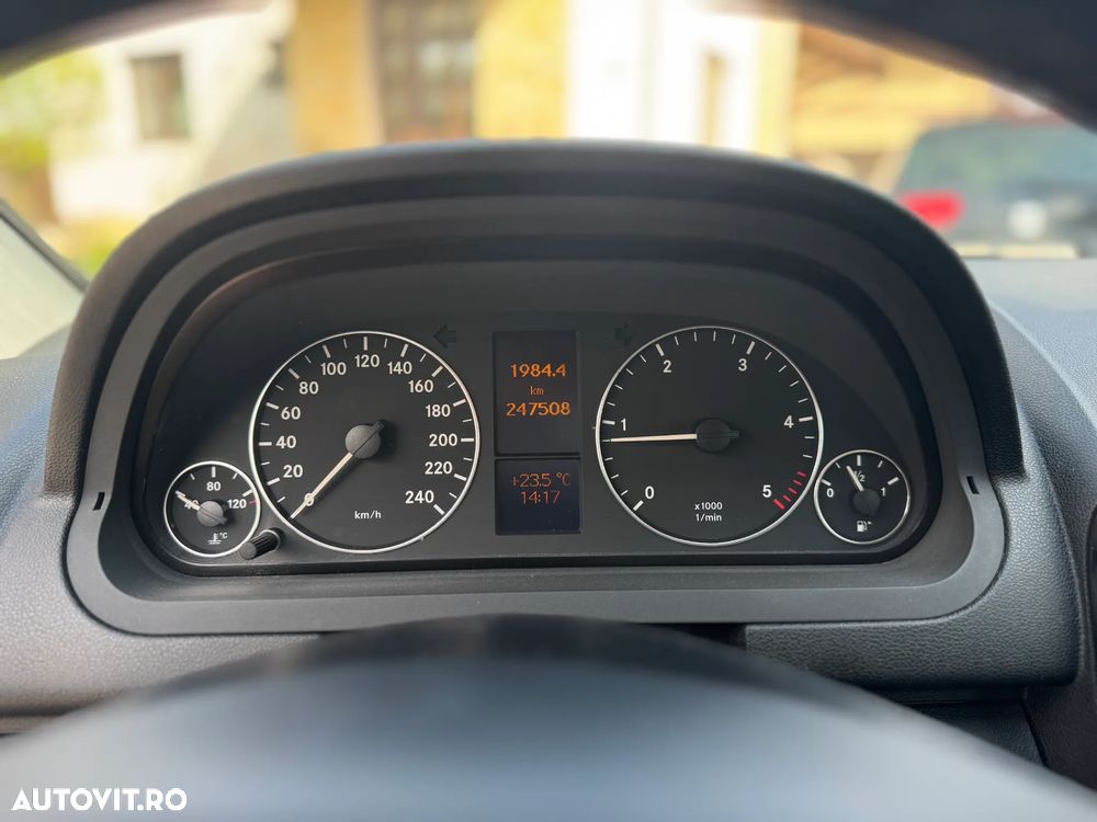 Mercedes-Benz A 180 - 9