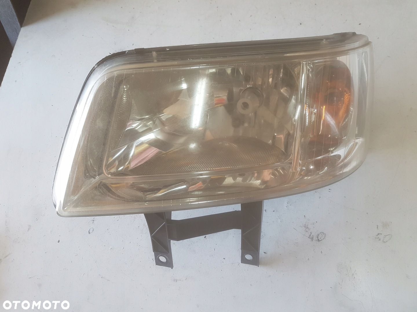 VW TRANSPORTER T5 03-09r LAMPA LEWA PRZÓD EUROPA - 1
