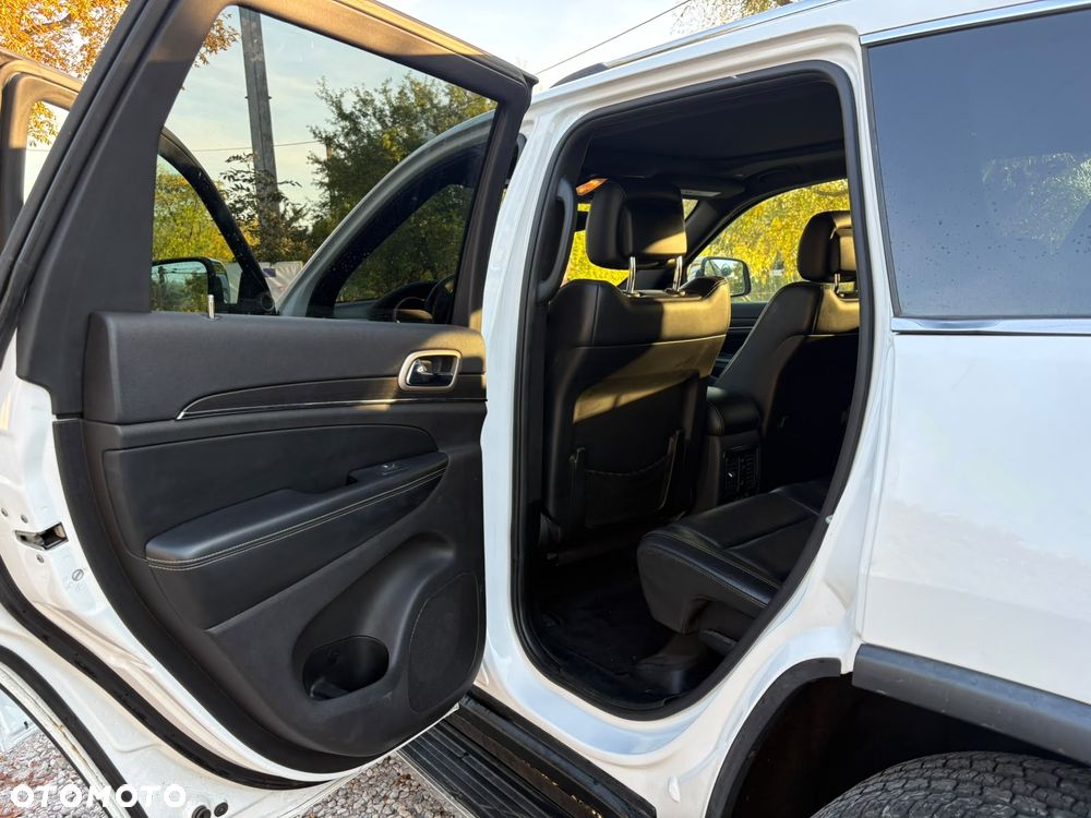 Jeep Grand Cherokee - 21
