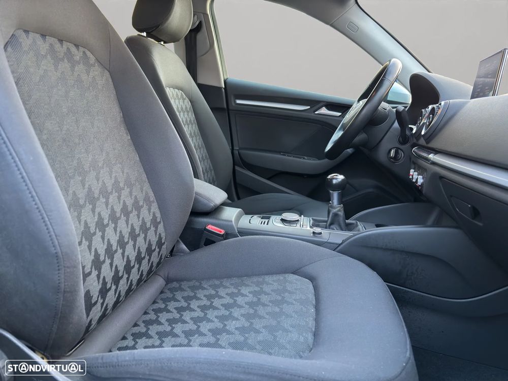 Audi A3 Sportback 1.6 TDI Attraction Ultra - 18