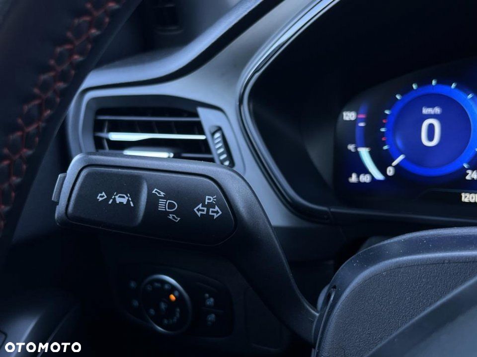 Ford Focus - 33
