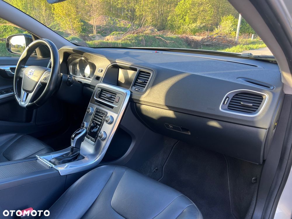 Volvo V60 Cross Country D3 Geartronic Summum - 22