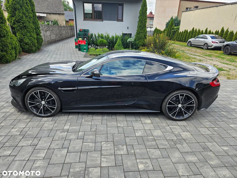 Aston Martin V12 Vanquish ver-45-amg-4matic-7g--dct - 1