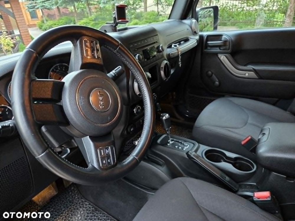 Jeep Wrangler - 12
