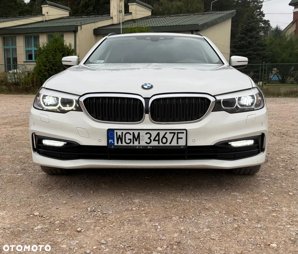 BMW Seria 5 520d Sport Line - 2