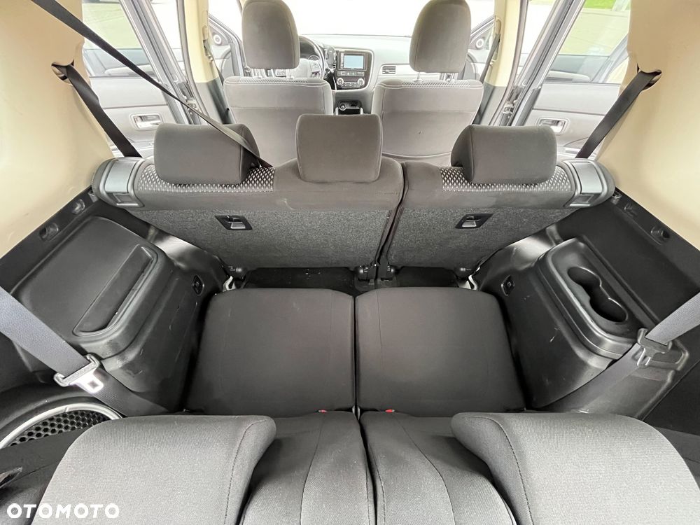 Mitsubishi Outlander - 29