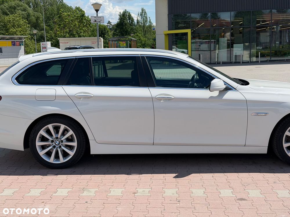 BMW Seria 5 528i Luxury Line - 4