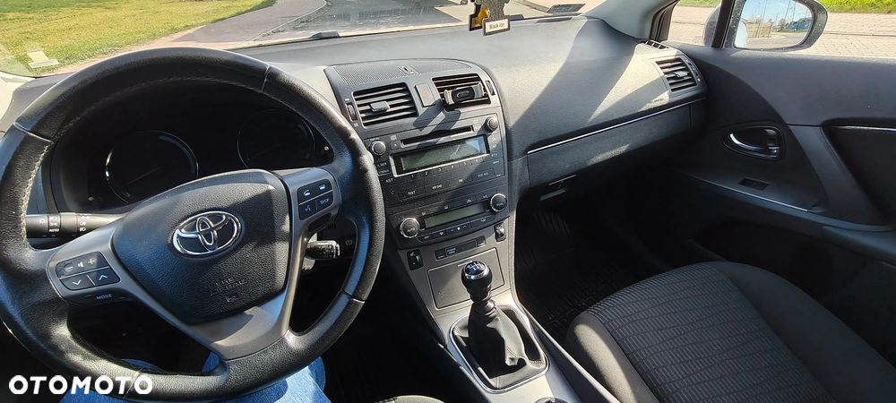 Toyota Avensis 2.0 Sol plus - 18