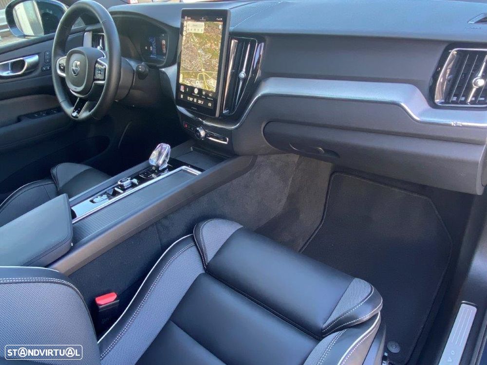 Volvo XC 60 2.0 T6 PHEV Black Edition - 12