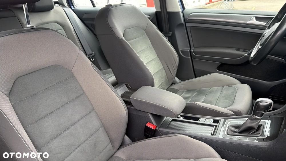 Volkswagen Golf 2.0 TDI SCR 4Motion DSG Comfortline - 27