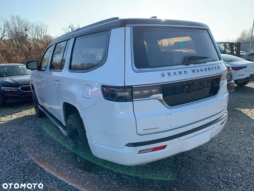 Jeep Grand Wagoneer - 1