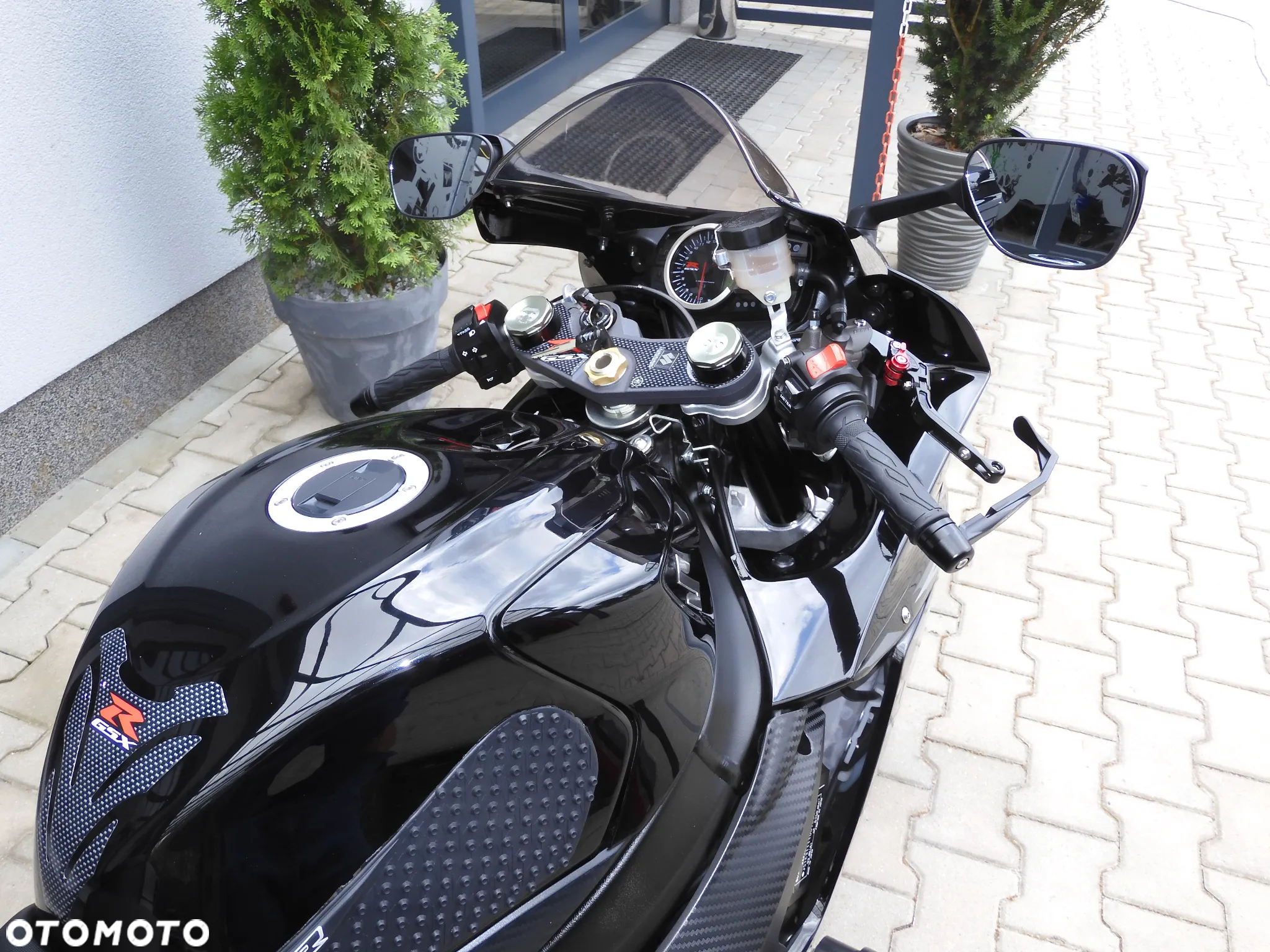 Suzuki GSX-R - 10