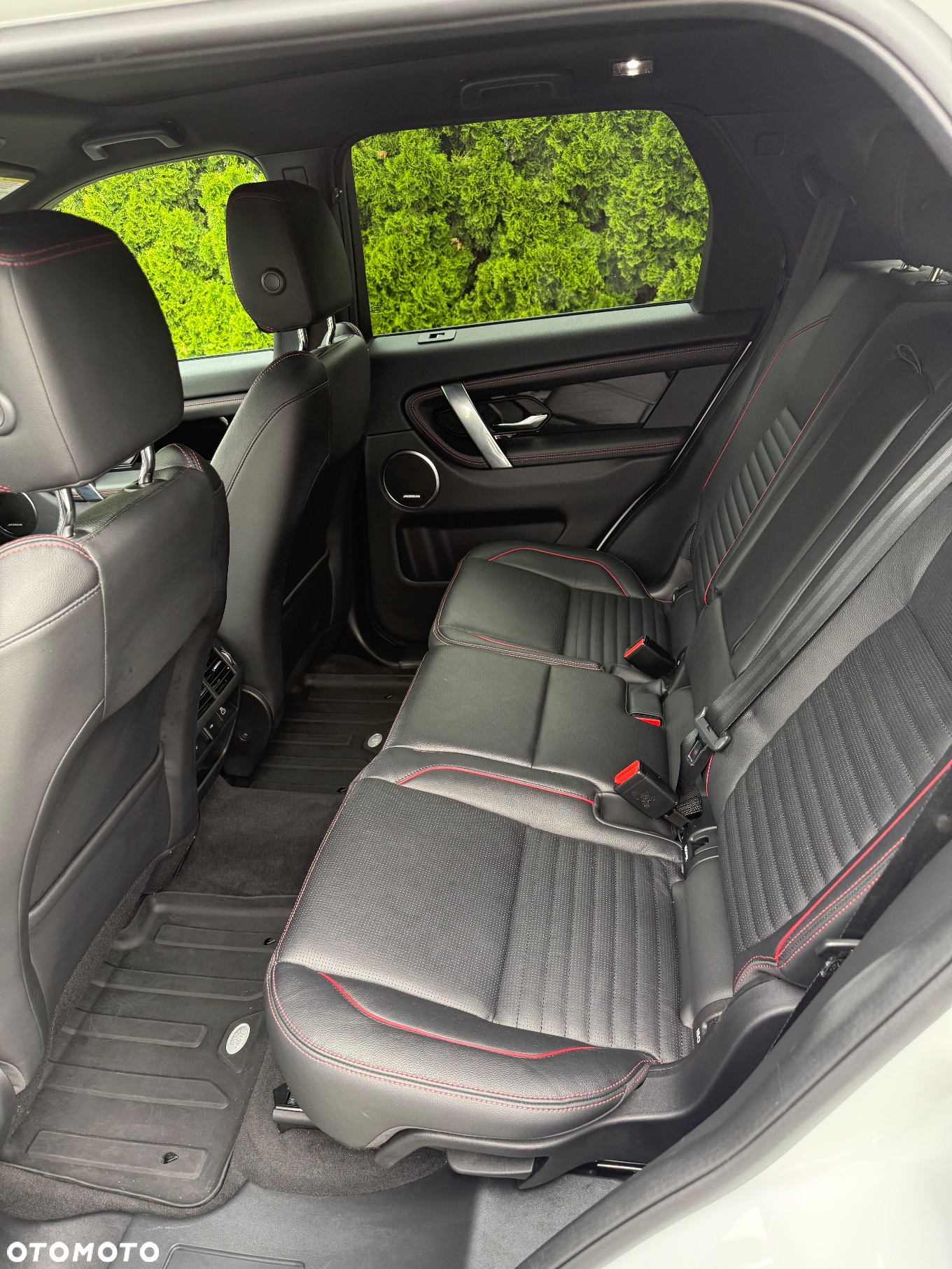 Land Rover Discovery Sport P250 R-Dynamic - 16