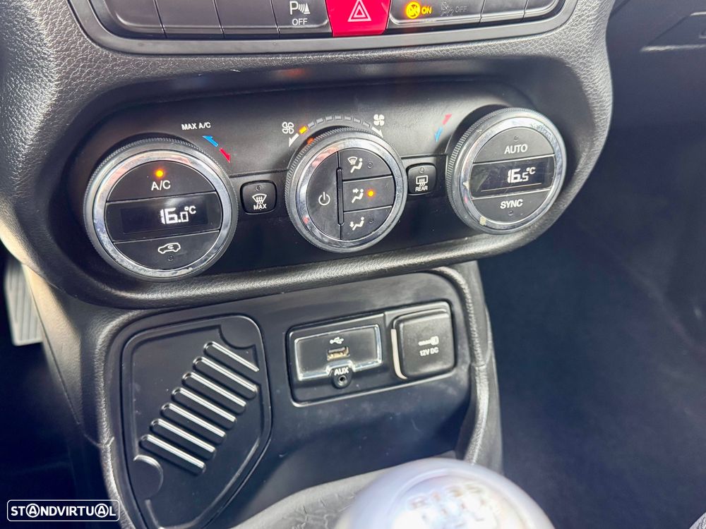 Jeep Renegade 1.6 MJD Night Eagle - 14