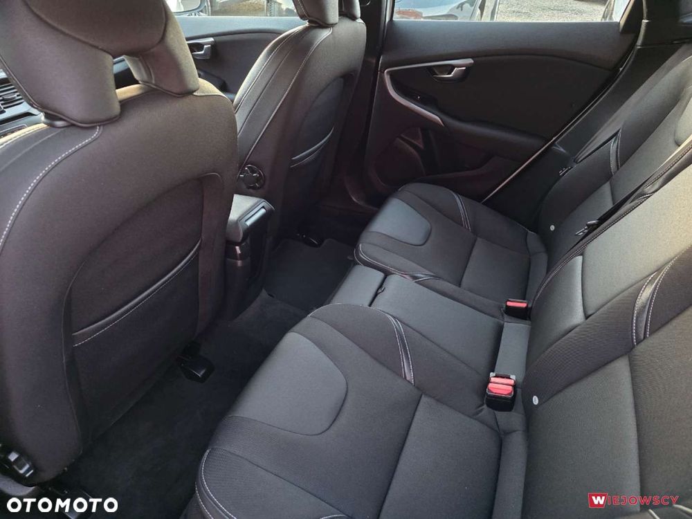 Volvo V40 - 16