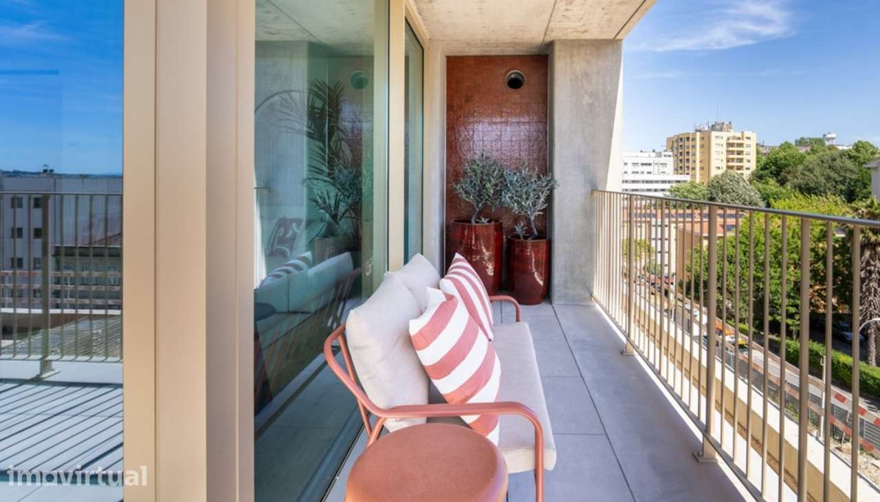 Fernão Magalhães 127: Apartamento T1+1, à venda, no centro do Porto - Grande imagem: 3/25