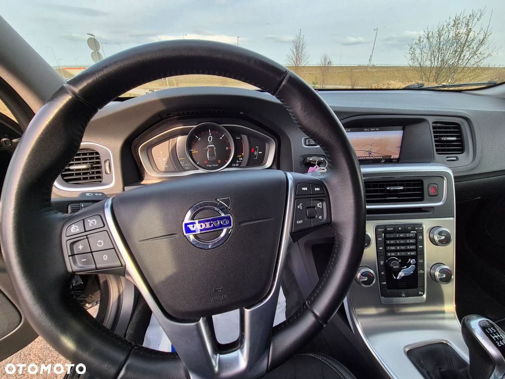 Volvo S60 D2 Momentum - 28