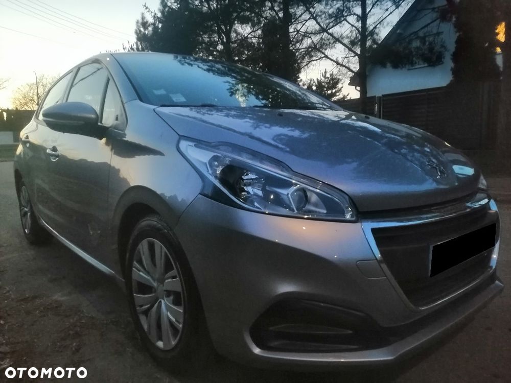 Peugeot 208 - 1