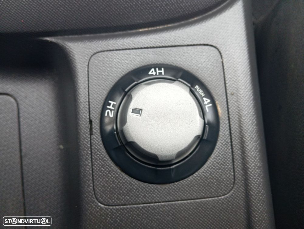 Isuzu D-Max 2.5 DTi CD 4WD LS - 10