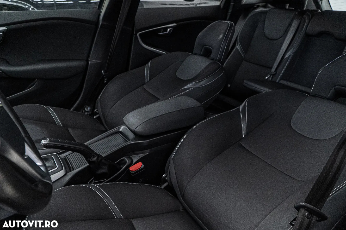 Volvo V40 D2 Aut. Momentum - 14