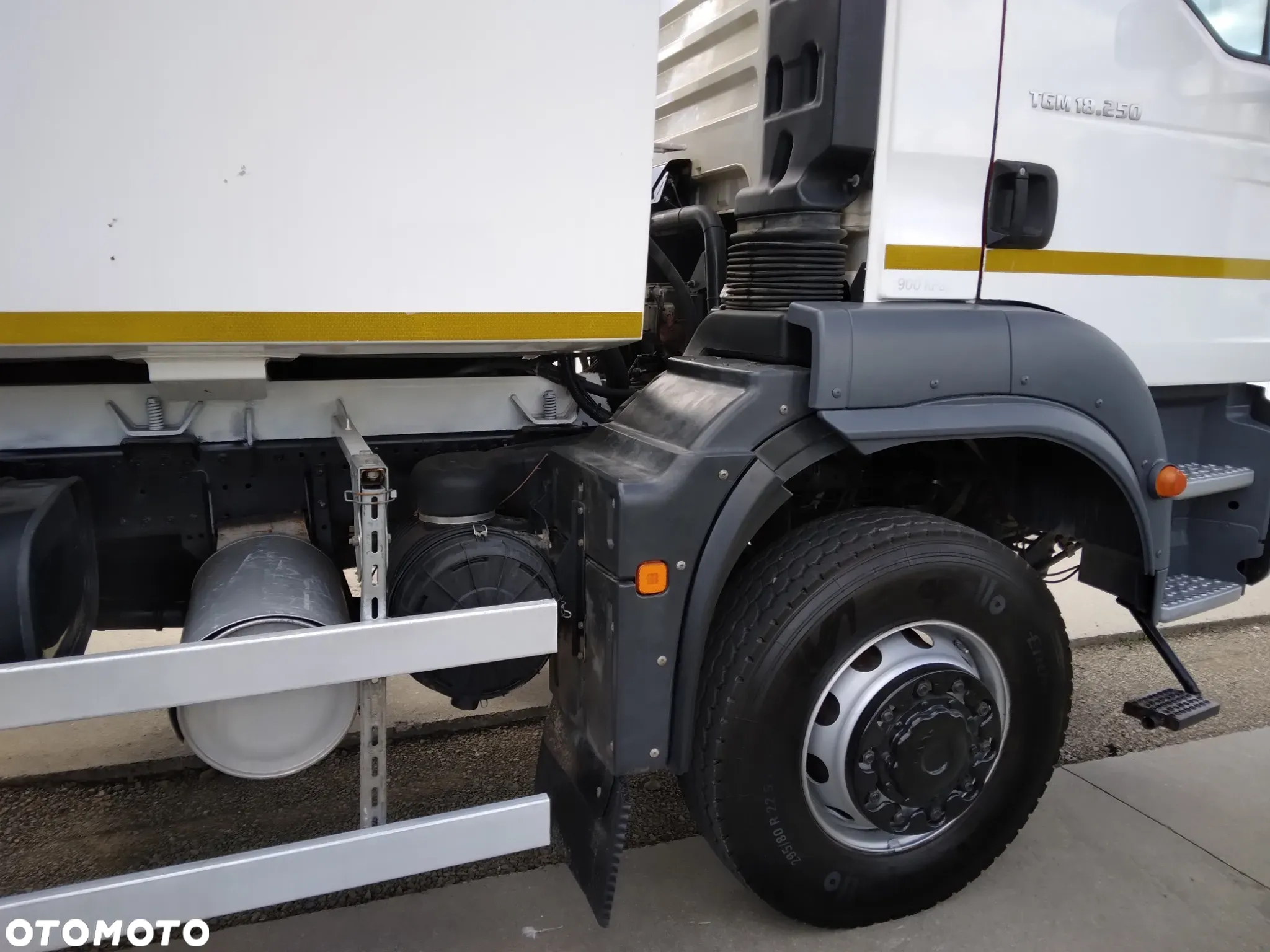 MAN TGM 18.250 4x4 Smieciarka resor - 9
