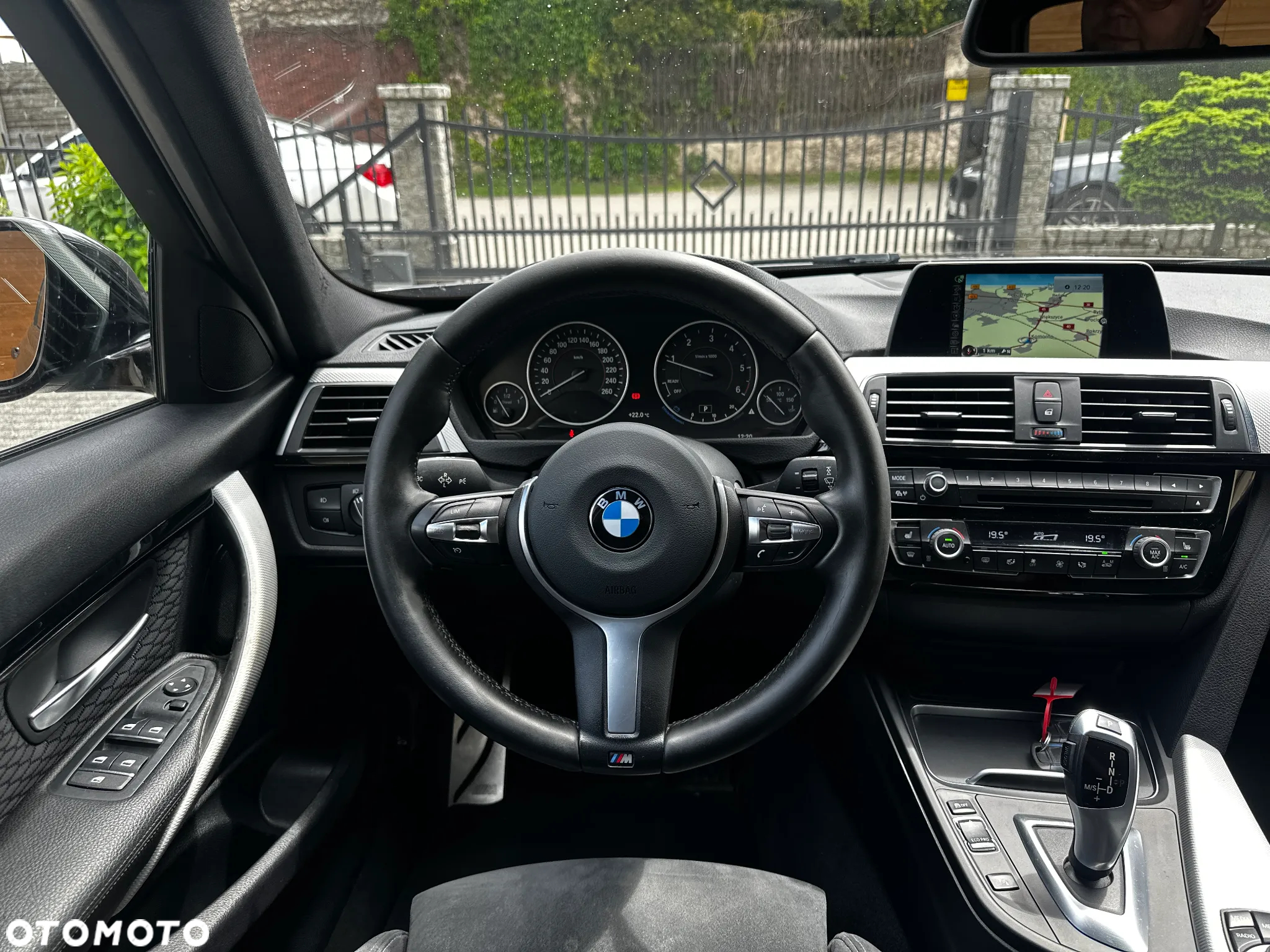 BMW Seria 3 318d Touring Edition M Sport Shadow - 23