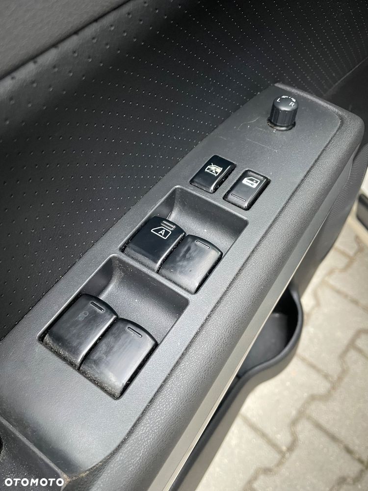 Nissan X-Trail 2.0 dCi 4x4 DPF Automatik SE - 22