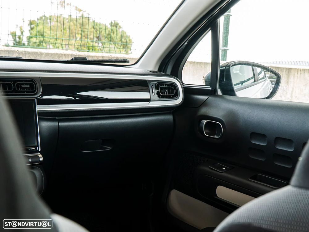 Citroën C3 1.2 PureTech Shine - 21
