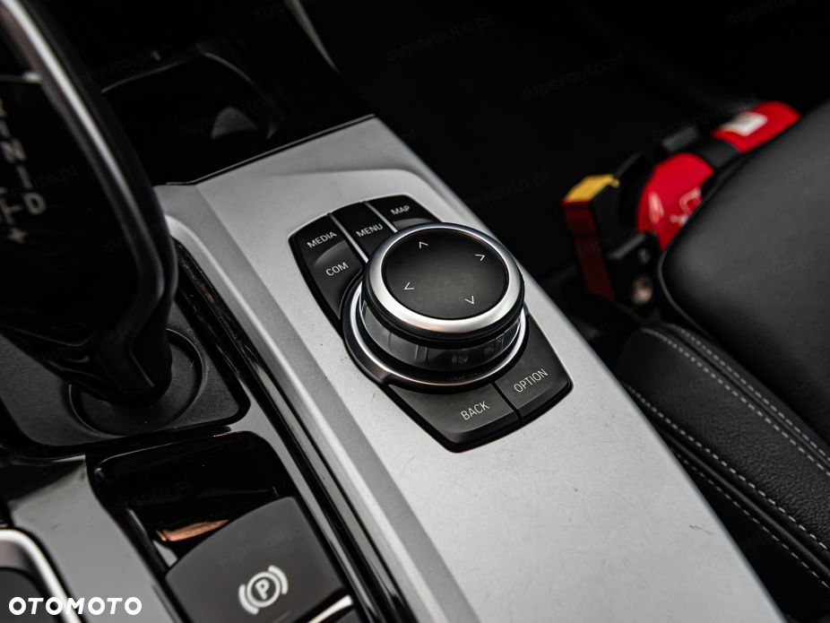 BMW X3 xDrive20i Advantage - 21