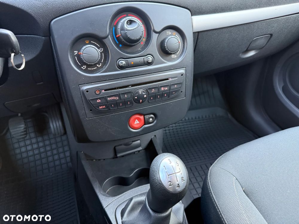 Renault Clio - 20