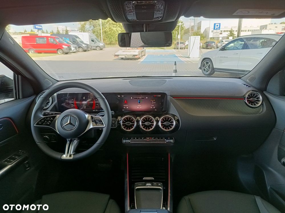 Mercedes-Benz GLA - 21